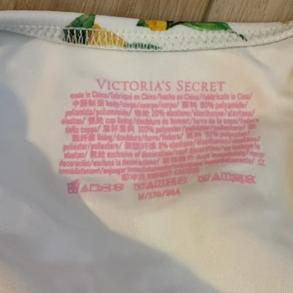 VS | Lemon Print One-Piece Swimsuit | like new - Picture 2 of 5